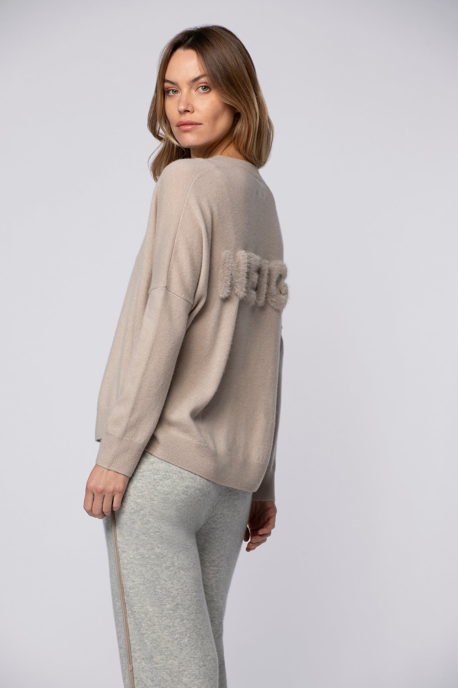 Pull PACY taupe en laine cachemire haut de gamme MAX&MOI