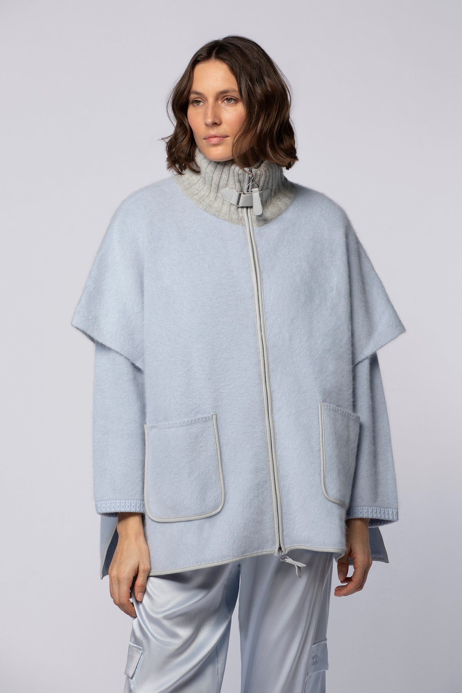 PAWA poncho