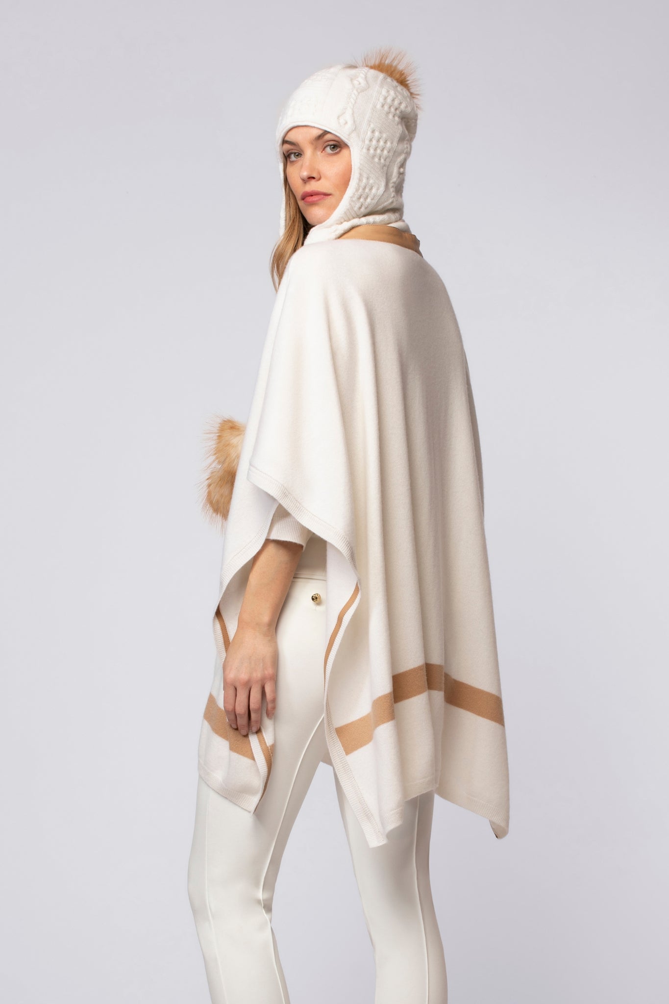 Poncho POTI blanc en laine cachemire haut de gamme MAX&MOI