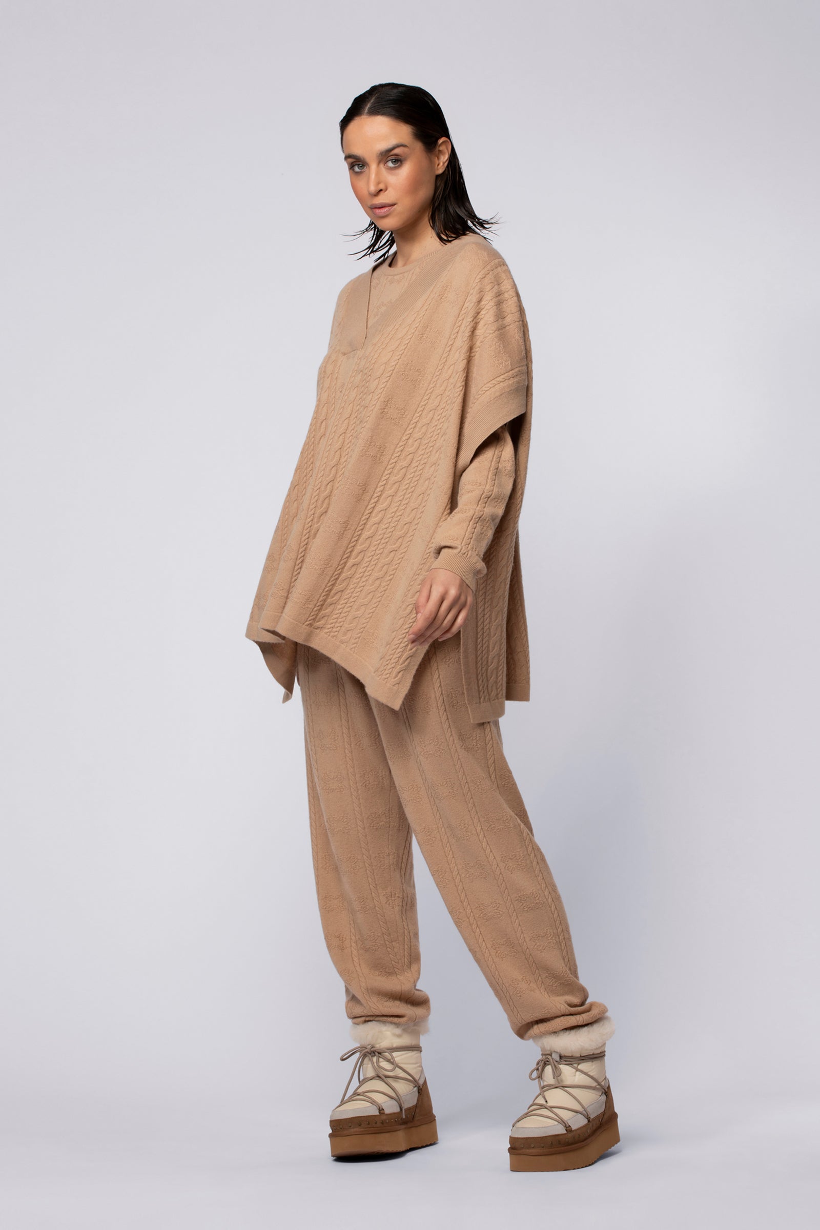 Poncho PYLA camel en cachemire haut de gamme MAX&MOI