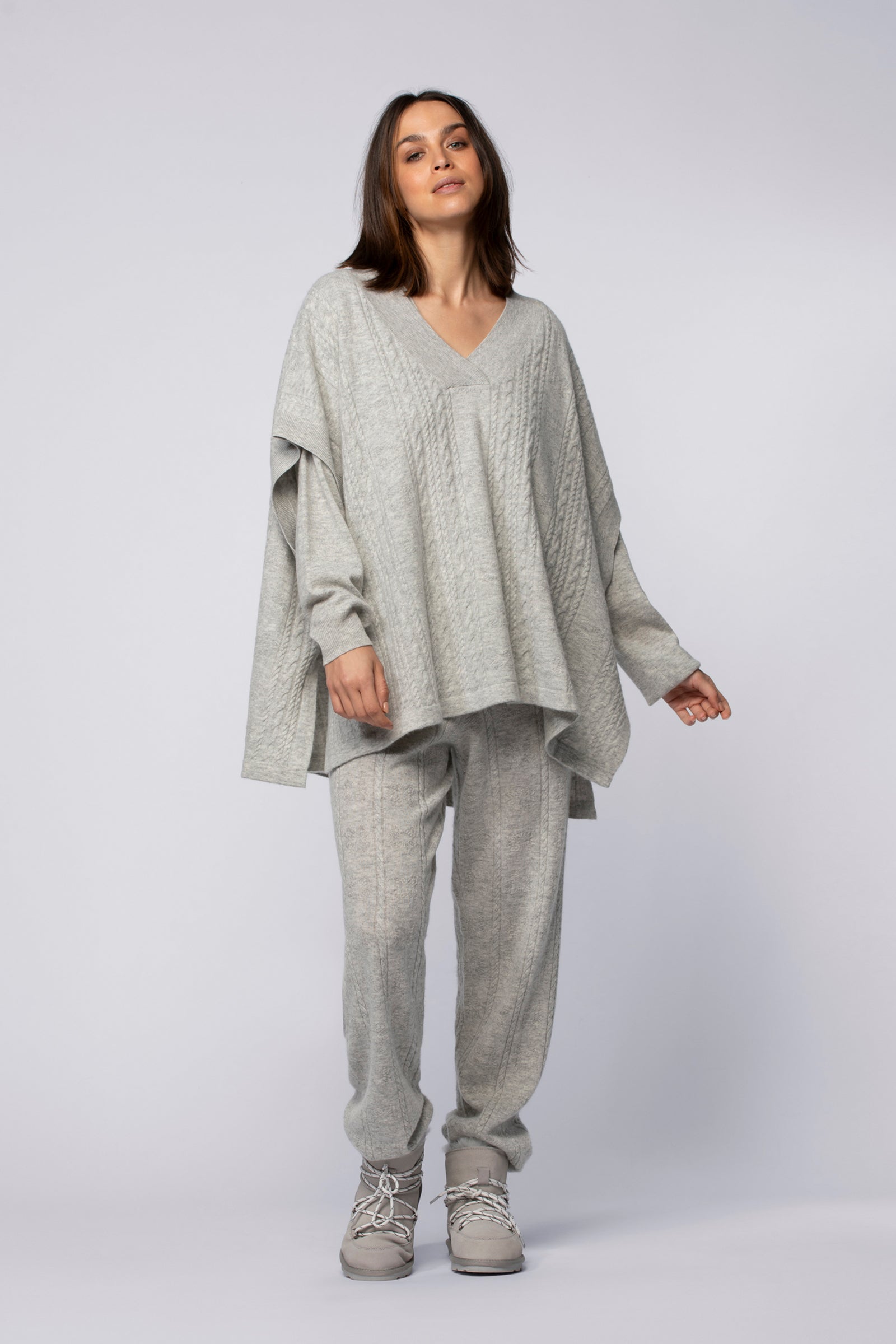 Poncho PYLA gris en cachemire haut de gamme MAX&MOI