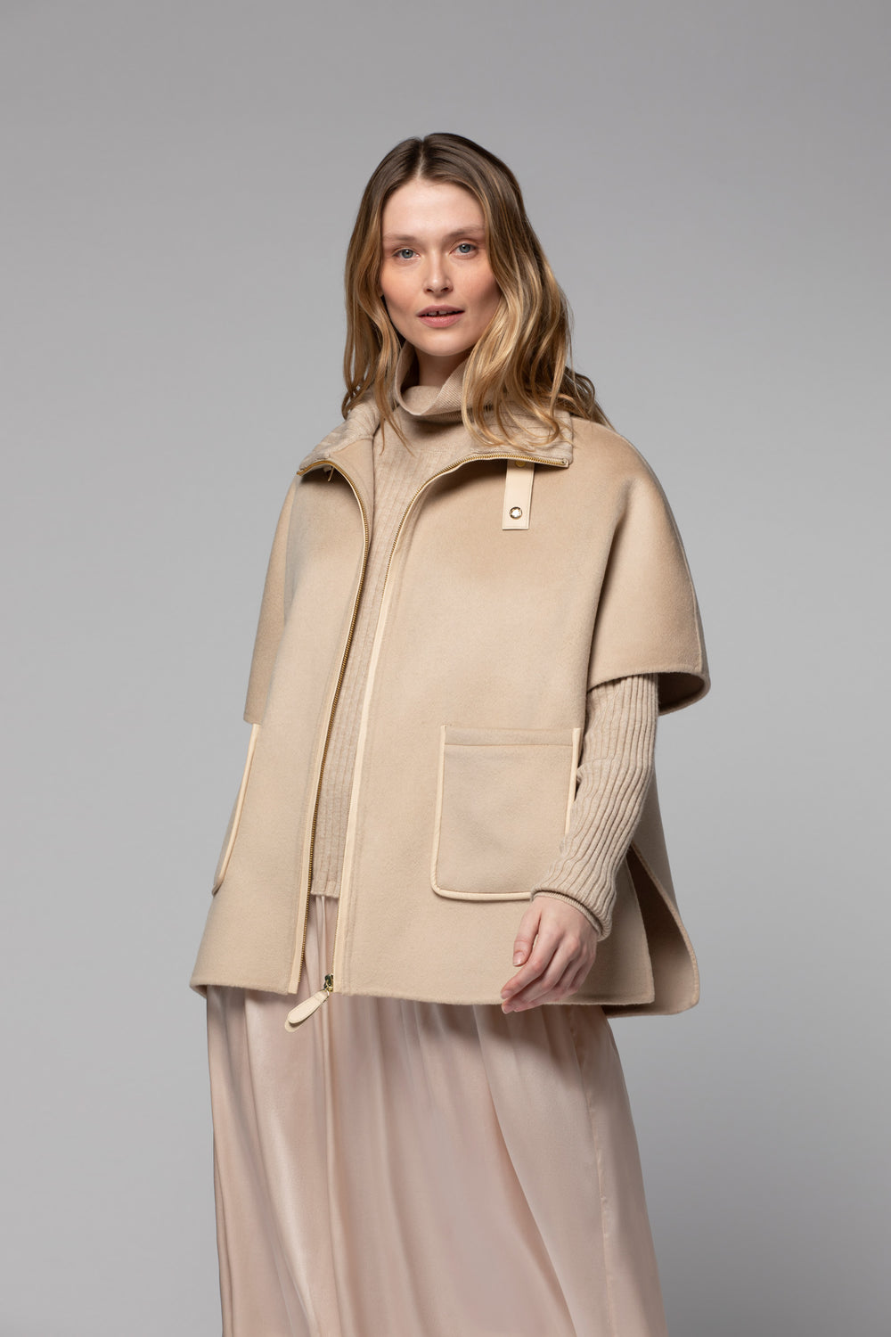 Cape-manteau Vintage Aallard Mégeve - Cachemire, Laine Et Fourrure, Taille TU, Rouge - Occasion TB