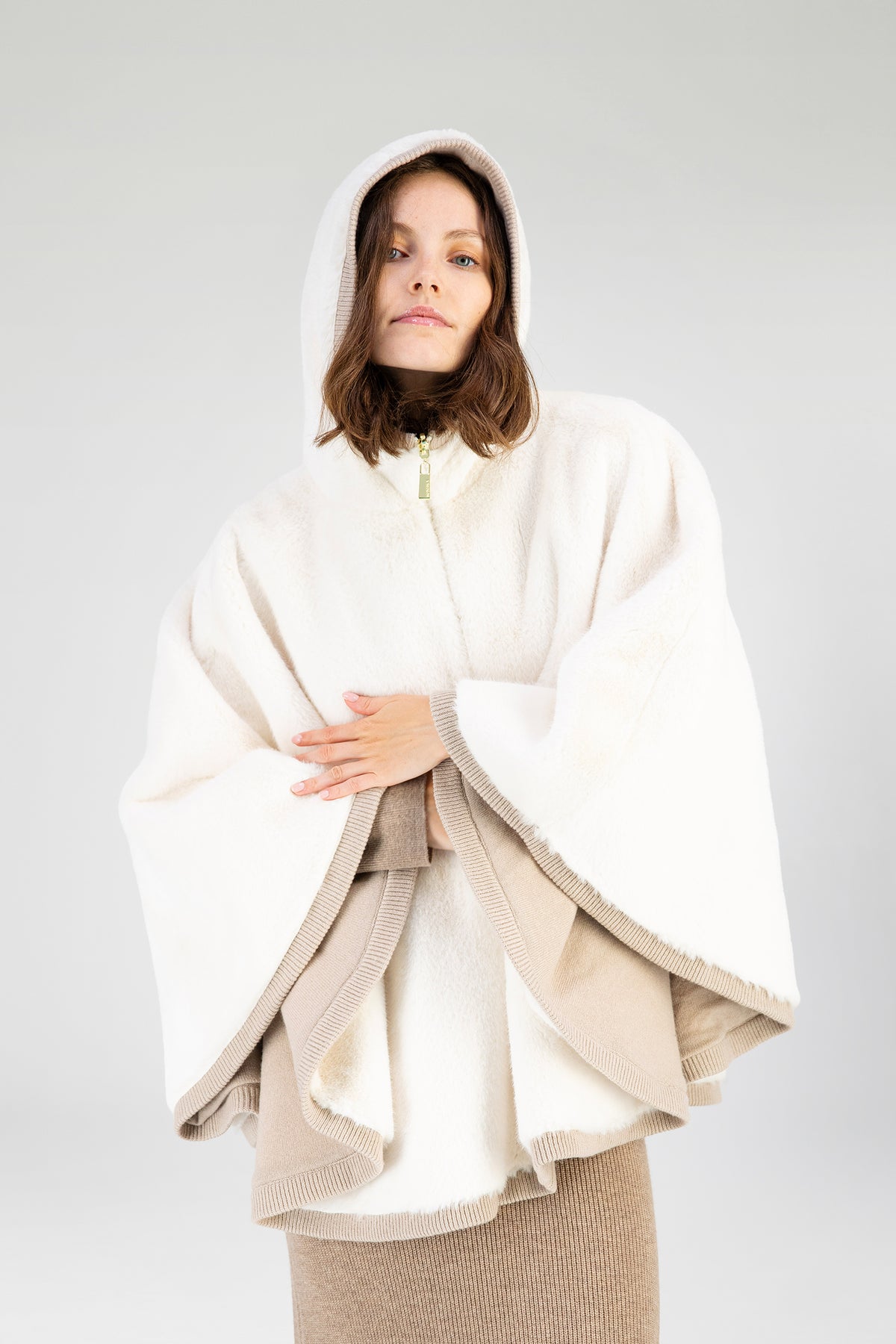 MONTANA cape
