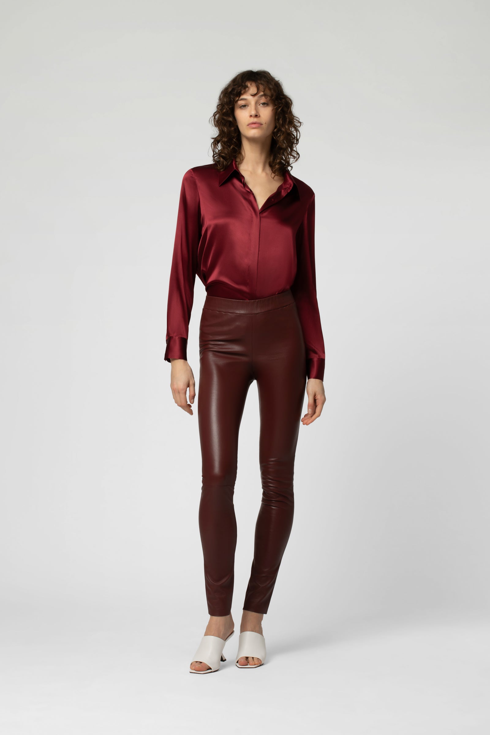 PERLEGGING en cuir
