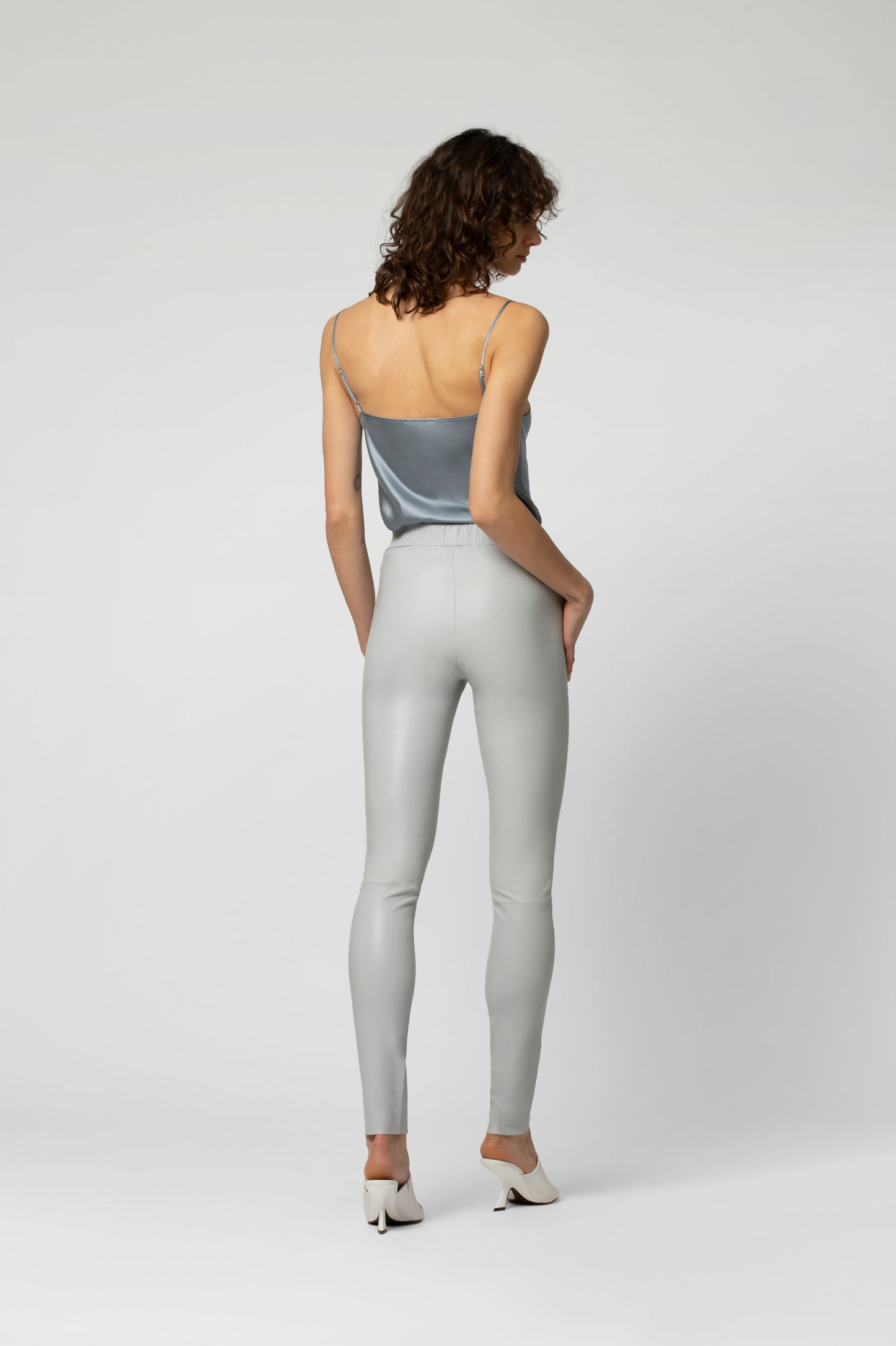 PERLEGGING en cuir
