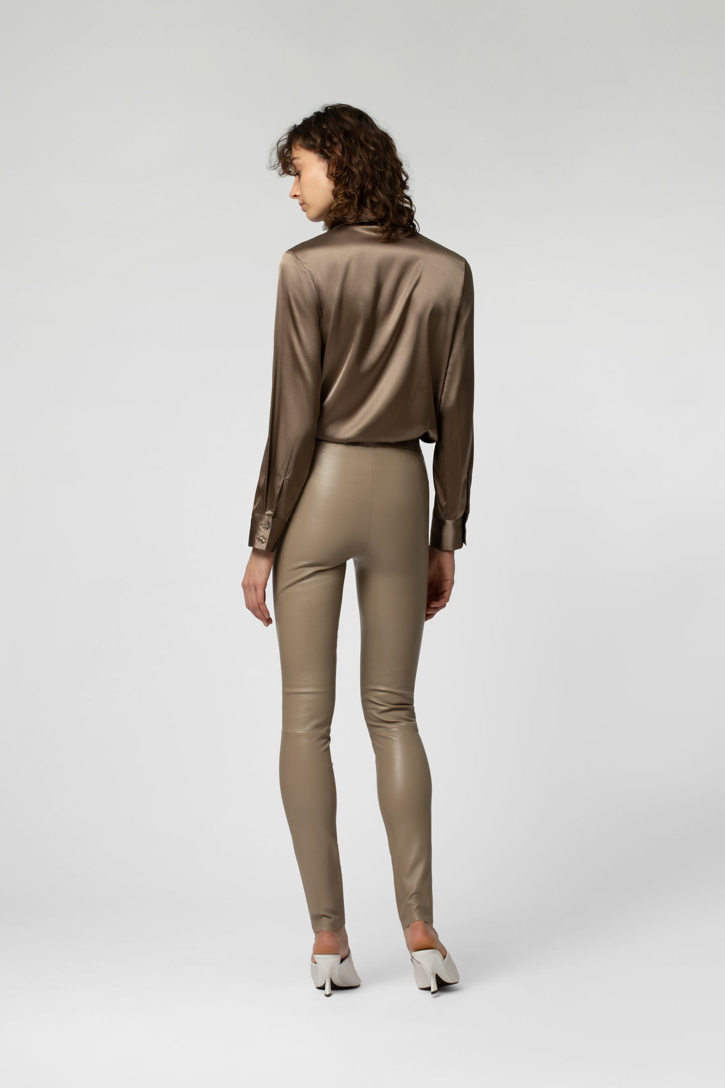 PERLEGGING en cuir