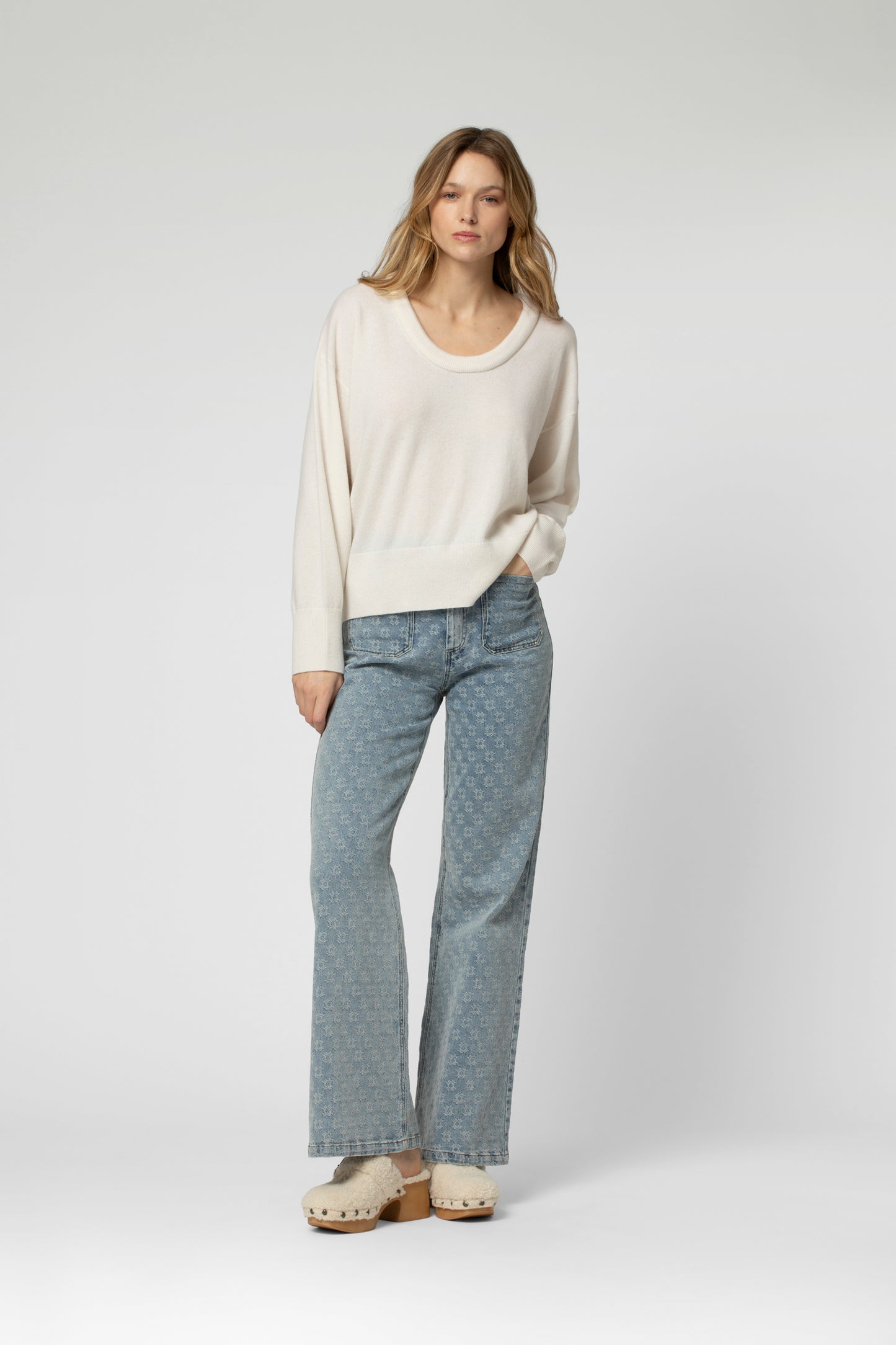 PHARE sweater