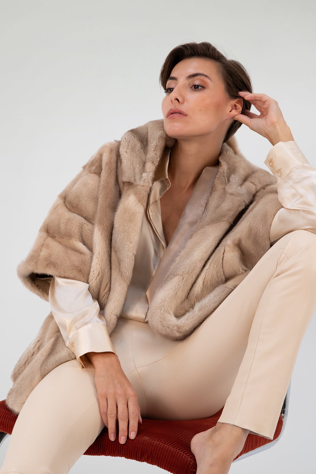 MOSCOVA cape