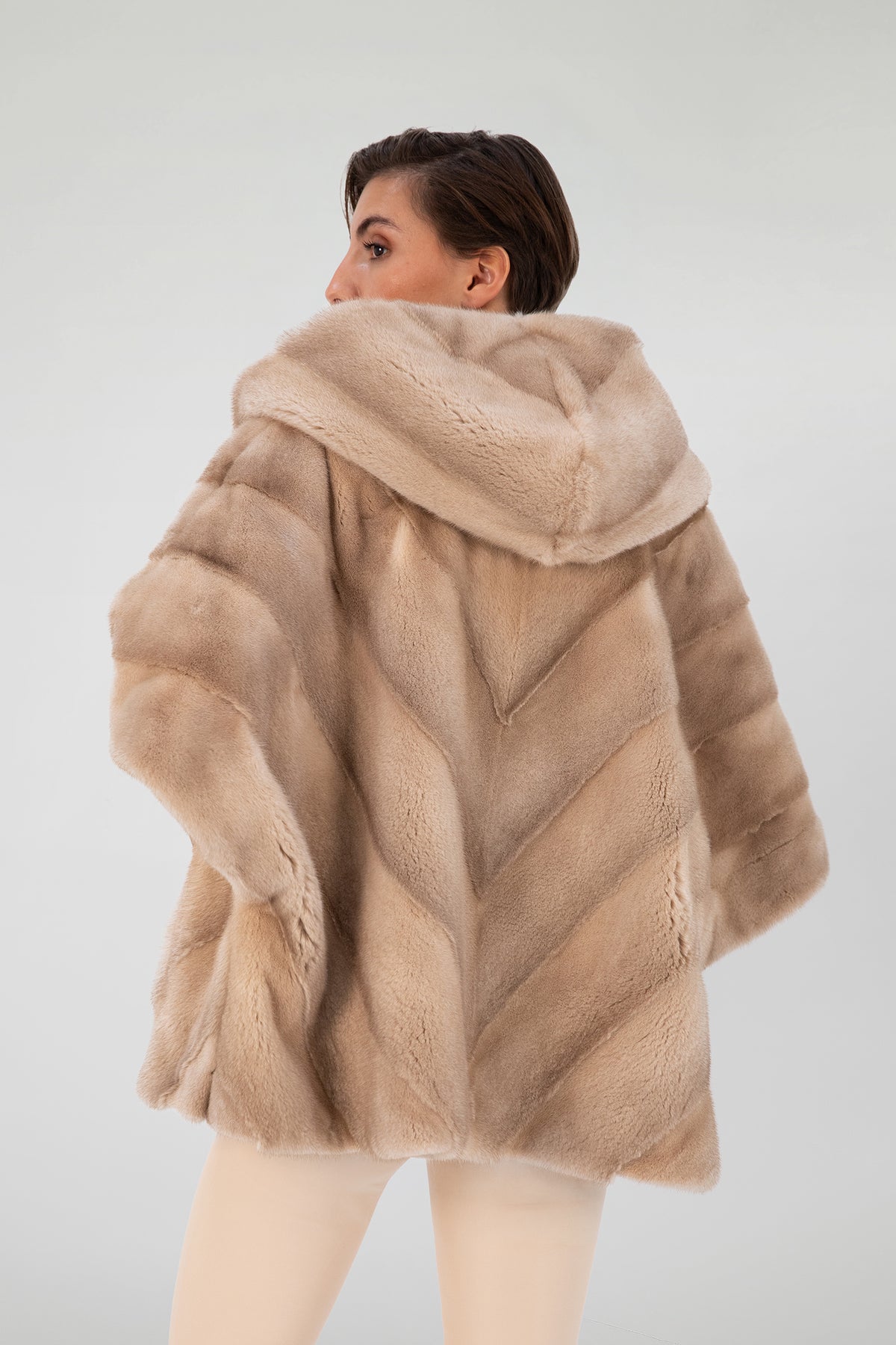 MOSCOVA cape