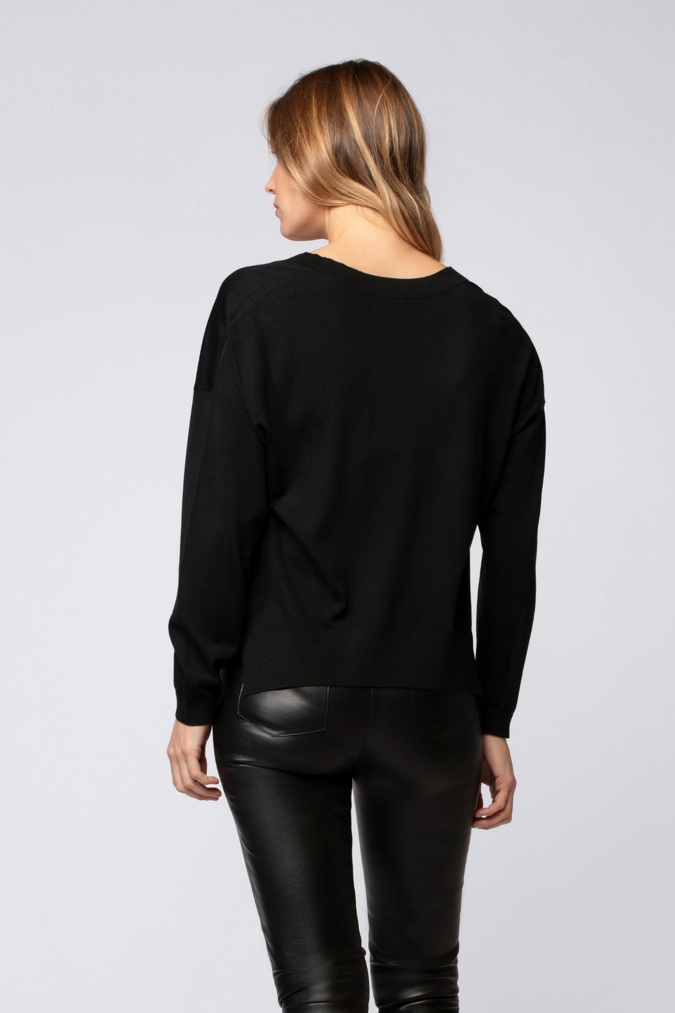 Pull PANES noir en viscose laine haut de gamme MAX&MOI