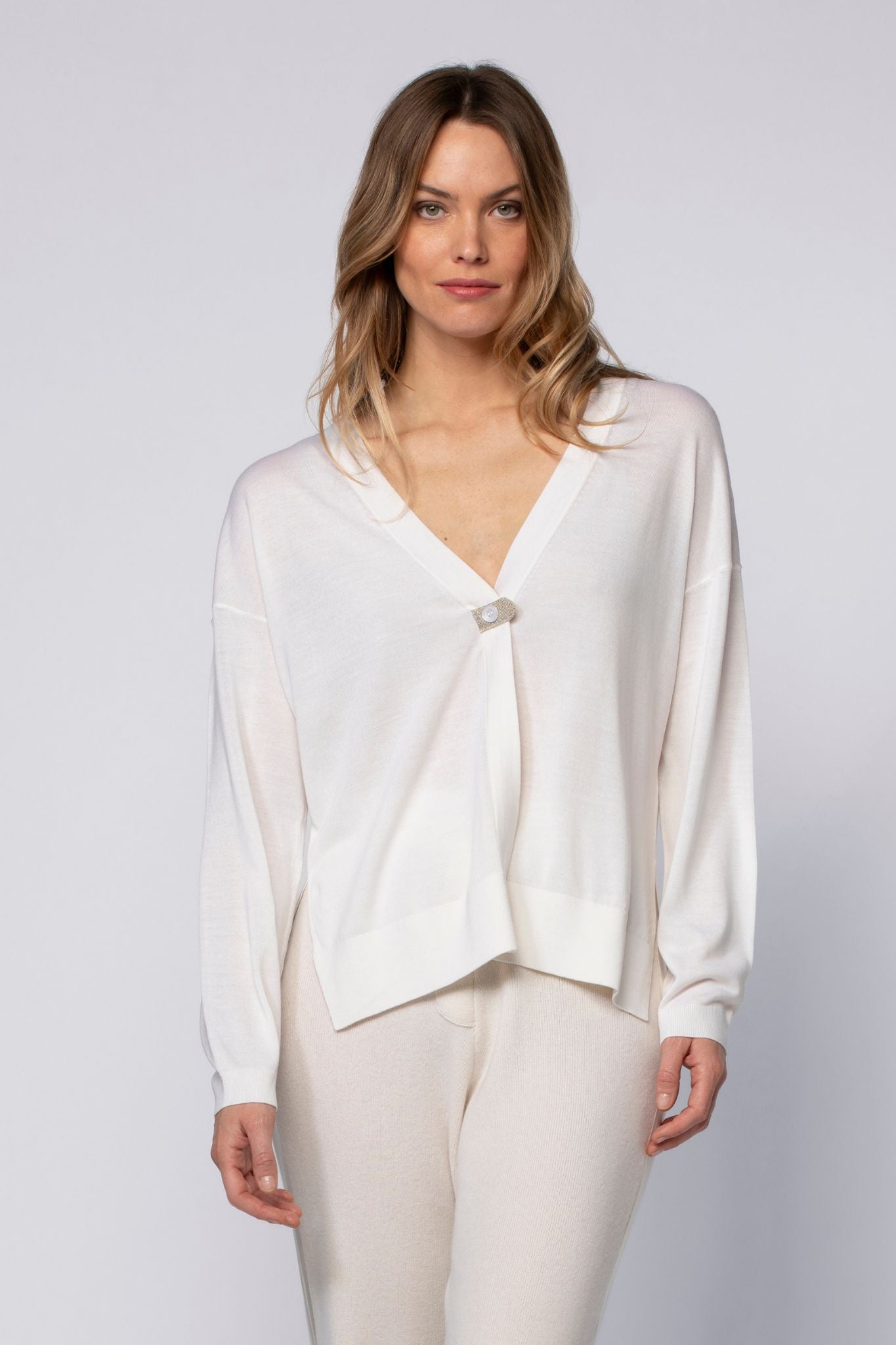 Pull PANES blanc en viscose laine haut de gamme MAX&MOI