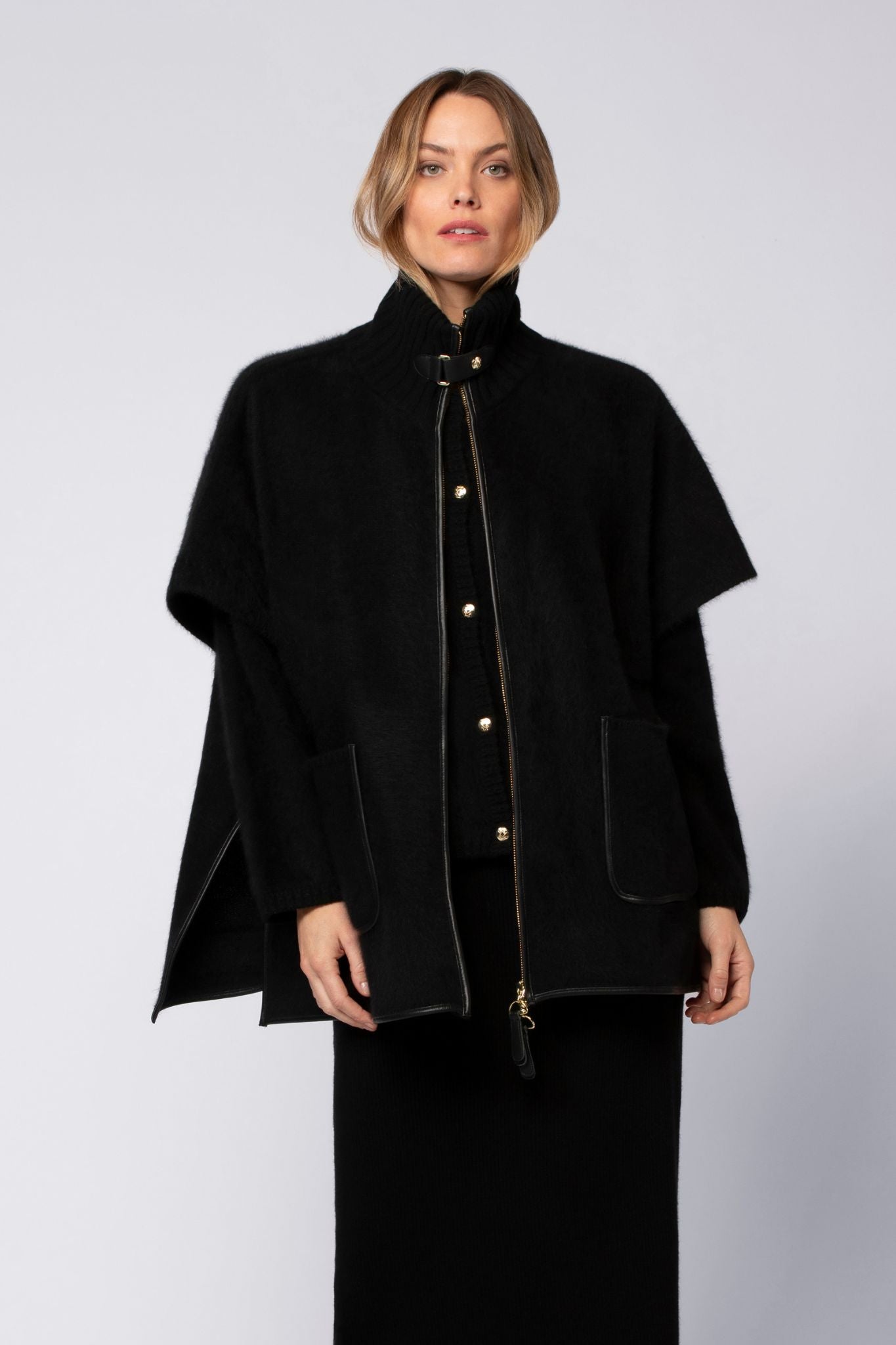 Poncho PAWA noir en renard laine soie haut de gamme MAX&MOI