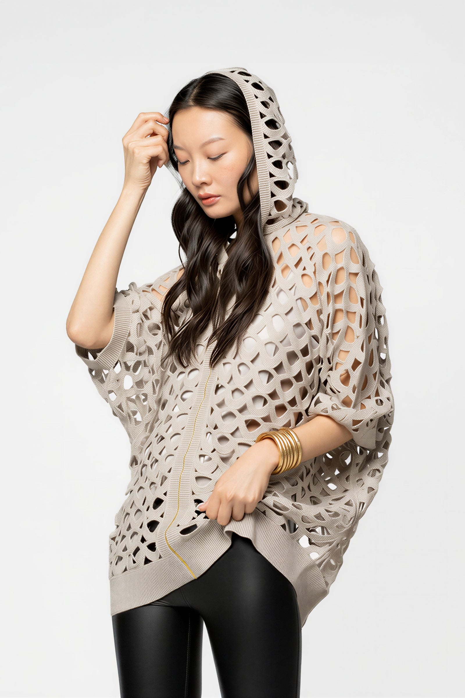 Legging cuir luxe femme MAX&MOI noir et poncho en maille crochet