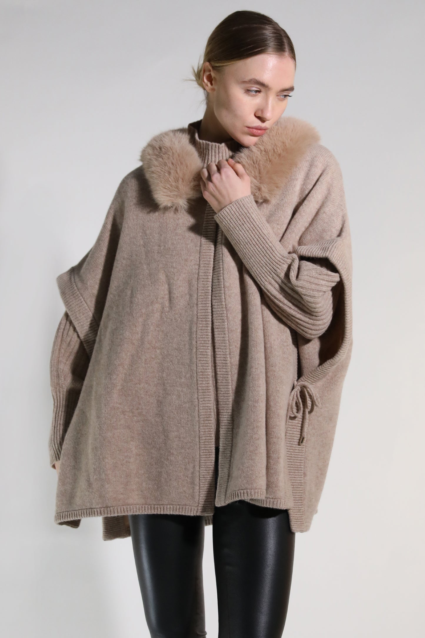 VASILE poncho