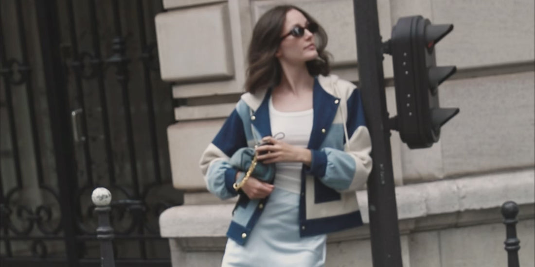 LookS casual6chic en denim et soie, ou denim et maille cachemire, filmés dans Paris à la rentrée. Collection Automne-Hiver 26 MAX&MOI