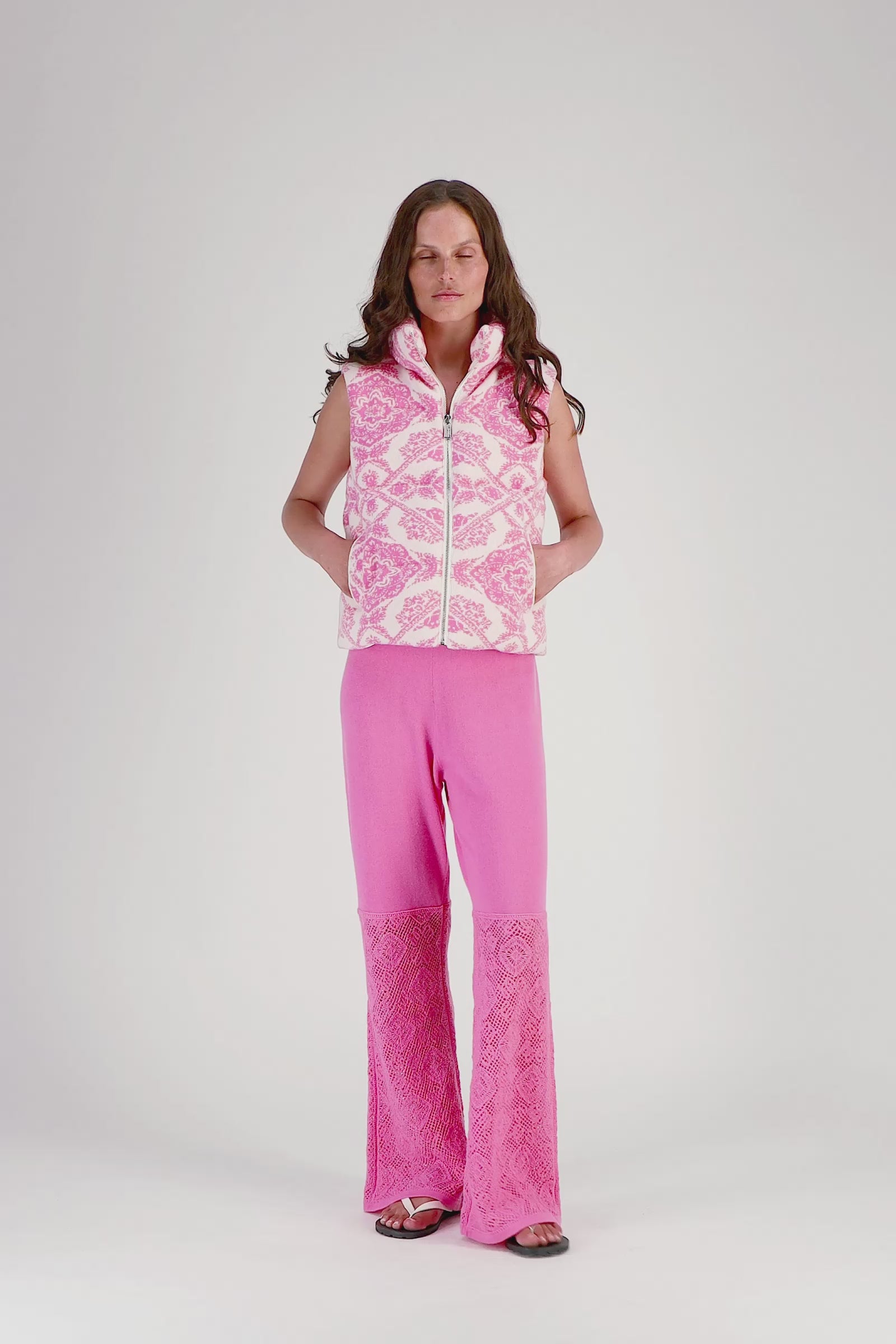 Fuchsia wool and cashmere crochet-knit trousers – BRAZIL | Luxury