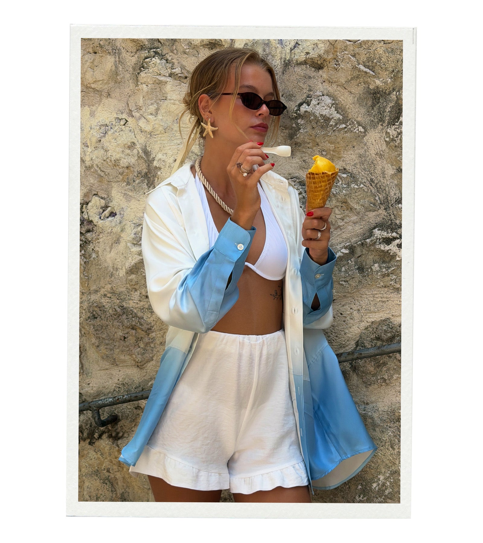Chemise en soie femme MAX&MOI portée sur un maillot de bain